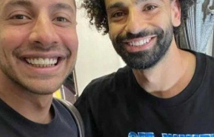 «واعد حد فيكم بحاجة؟».. عمرو وهبة يسخر من فضول الجمهور حول مرتب محمد صلاح