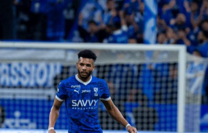 البليهي يحظى بمساندة زميليه بعد صافرات استهجان جماهير الهلال