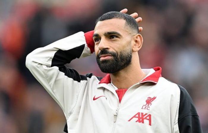 نادي ليفربول يحتفي بحصول محمد صلاح على درع  من  EA SPORTS FC