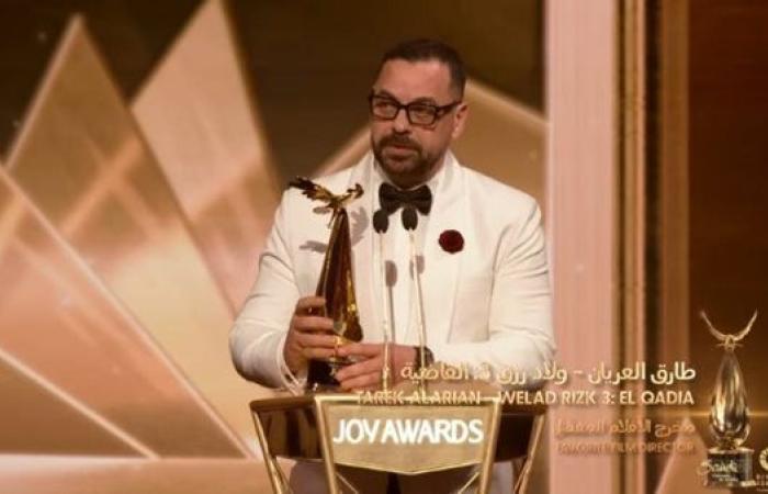 طارق العريان يفوز بجائزة مخرج الأفلام المفضل في حفل Joy Awards (صور)