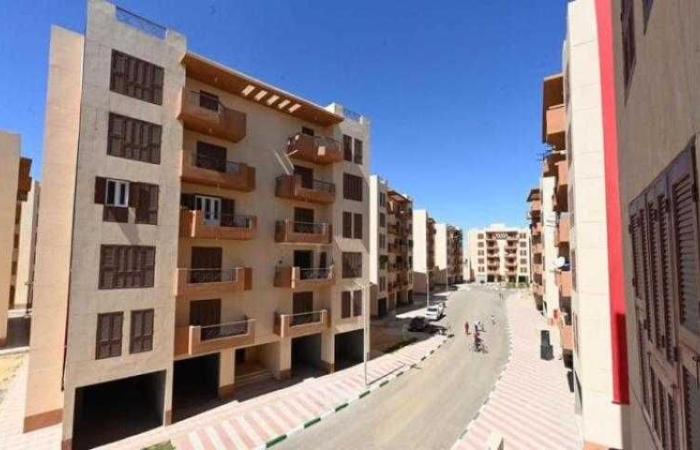 وزير الإسكان يُعلن طرح وحدات إدارية بمساحة 100م2 للبيع بمدينة الخارجة بالوادي الجديد