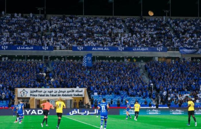 الإيقاف يُهدد 8 لاعبين بالغياب عن كلاسيكو الاتحاد والهلال