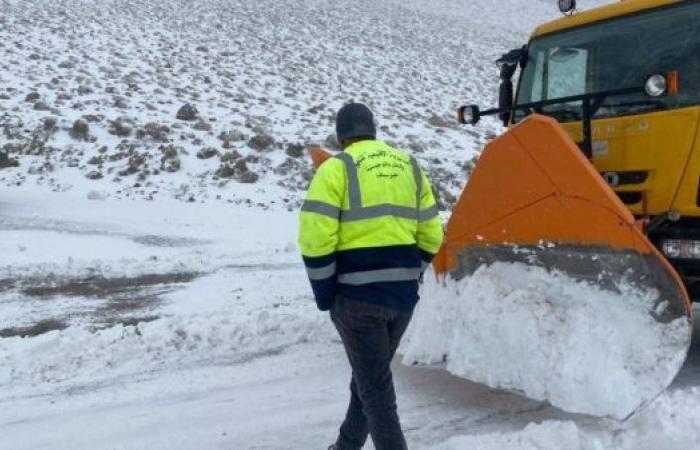 بعد إزالة الثلوج.. حركة المرور تعود إلى طبيعتها في أزيلال