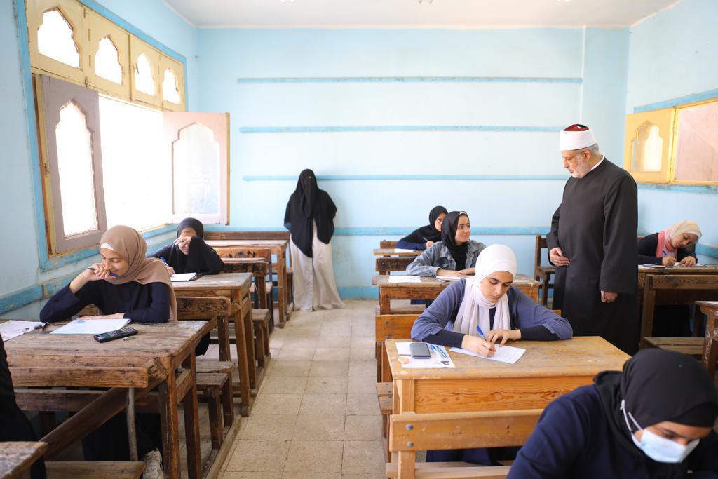 بداية امتحانات النقل بالمرحلة الثانوية الأزهرية .. اليوم