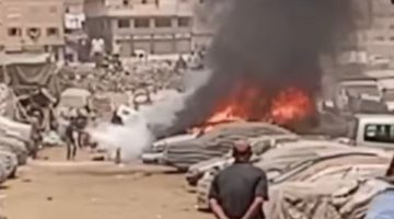 حريق يلتهم سيارة داخل جراج بـ عزبة النخل.. صور
