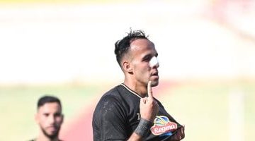 ناصر منسى يحتاج “هاتريك” لخطف لقب هداف الدوري من إمام عاشور الليلة