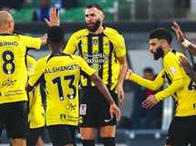 “الاتحاد يهزم ضمك في نهائي الدوري السعودي 2025”