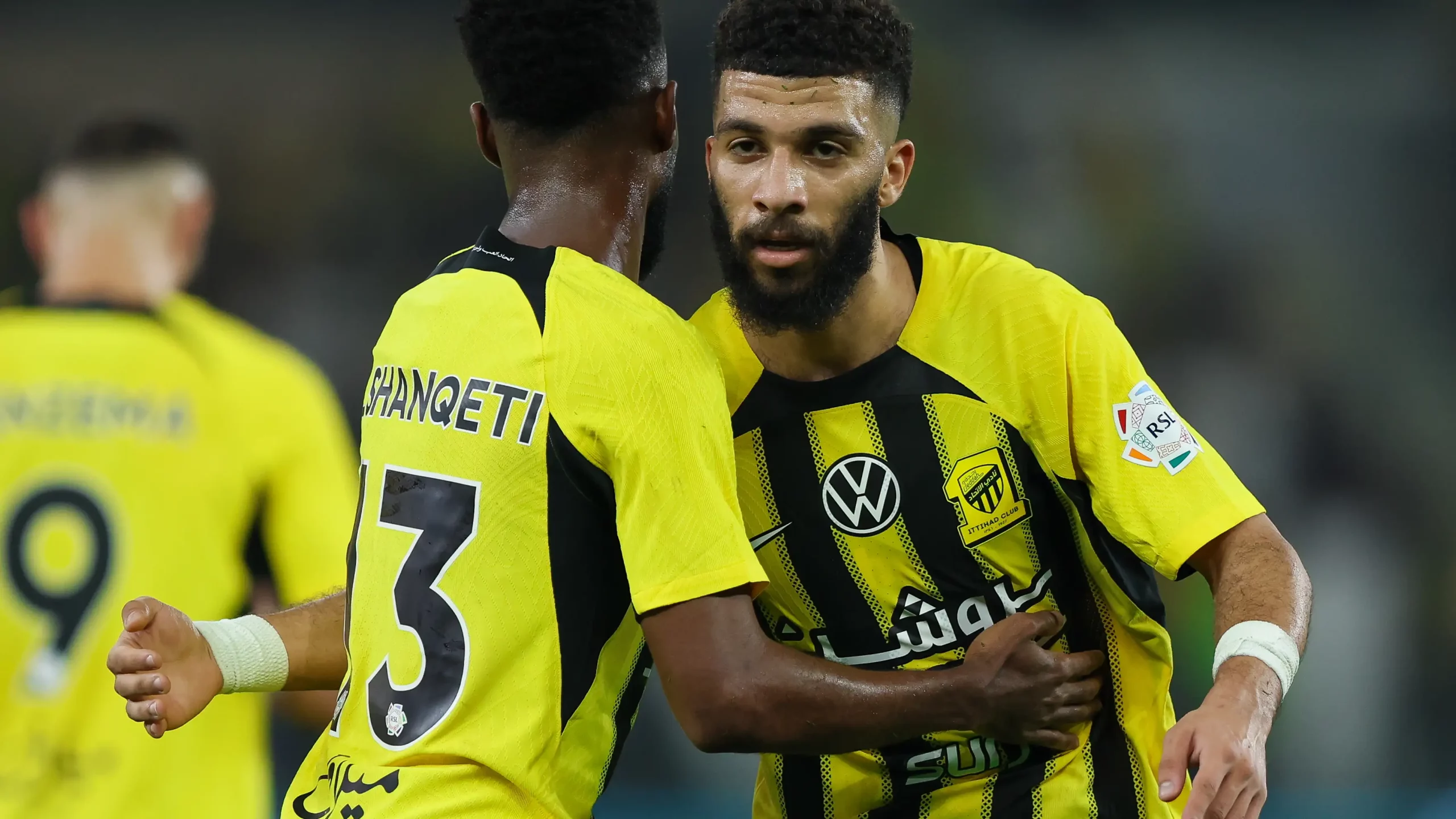 قمة نارية ..القنوات الناقلة لمباراة الاتحاد والشباب في الجولة 33 من دوري روشن السعودي