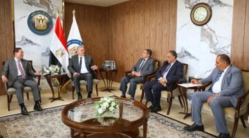أرحب برغبة المؤسسة الكورية لبحث الاستثمار بمصر