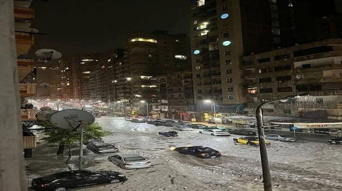 إعصار وعاصفة رعدية تضرب الإسكندرية.. رفع حالة الطوارئ وغلق المدارس| صور وفيديو