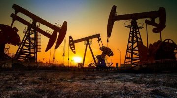ارتفاع النفط عند التسوية.. وخام برنت يغلق أعلى 62 دولاراً