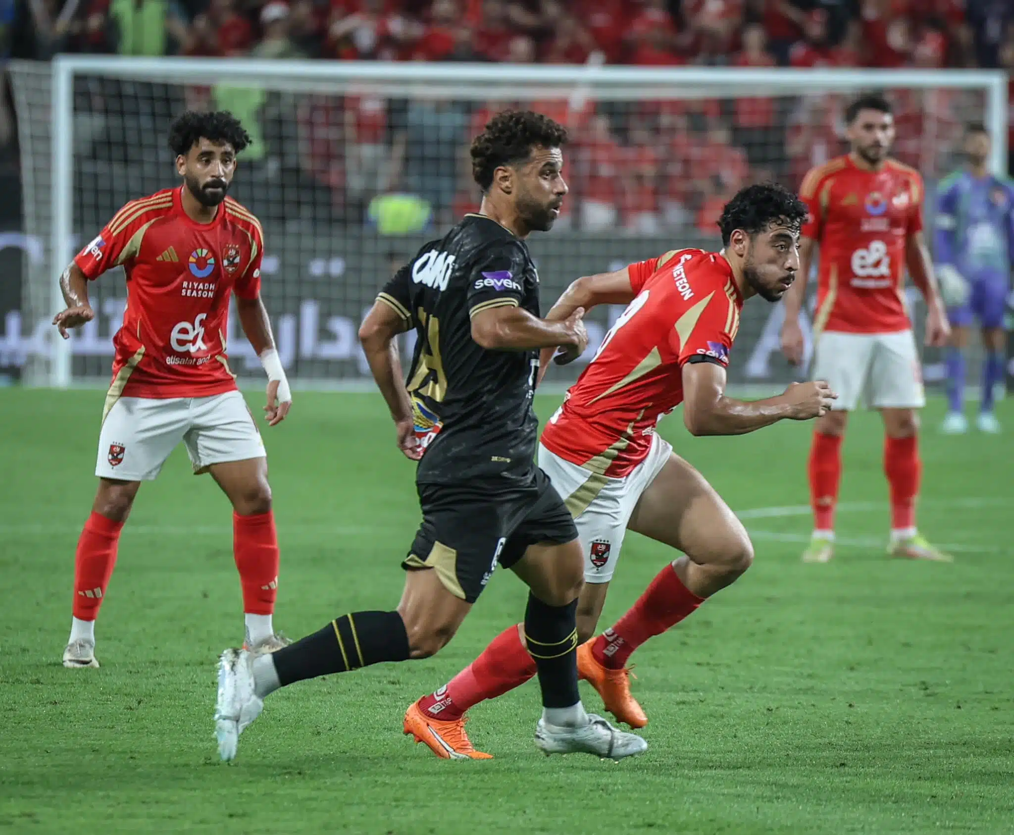 تطورات جديدة في أزمة انسحاب الأهلي من مباراة الزمالك وقرار مرتقب خلال أيام