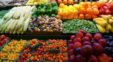 البطيخ بـ 54 جنيهًا.. سعر الخضروات والفاكهة اليوم الأحد 4 مايو 2025
