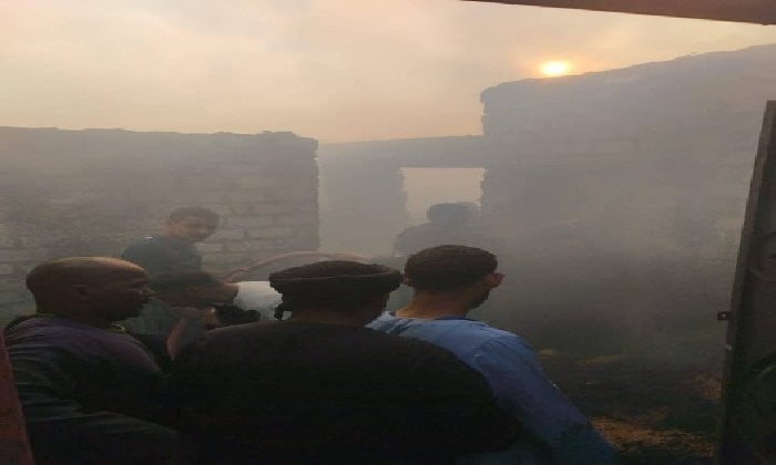 الحماية المدنية تسيطر على حريق اندلع في 3منازل بقنا