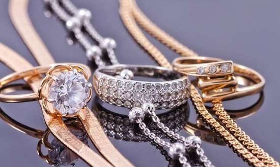 الذهب والفضة يواصلان الانخفاض.. والنحاس يعاود الارتفاع
