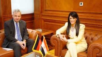 [السفير الألماني يلتقي المشاط في القاهرة: محادثات مهمة]  
المشاط, السفير الألماني, القاهرة