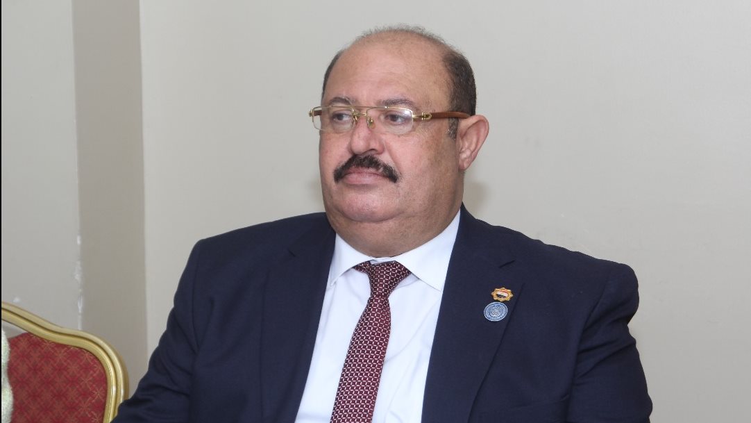 النقل البري تهنئ الرئيس السيسي بعيد العمال .. وتشيد بقراراته