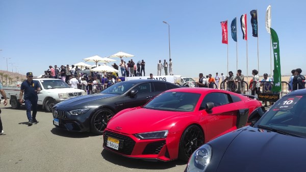 انطلاق فعاليات أكبر سباق للسيارات الرياضية الفائقة السرعة بشرم الشيخ