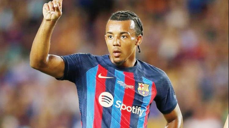 برشلونة يعلن تفاصيل إصابة كوندي ومدة غيابه عن الملاعب