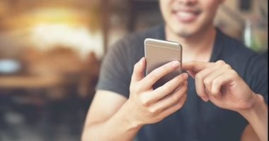تقرير: مبيعات الهواتف الذكية تتأثر بـ”دوامة عدم اليقين” للرسوم الجمركية