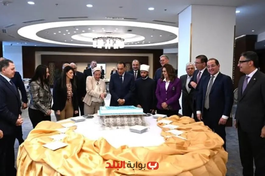 “تكريم وزيرة البيئة: الحكومة تحتفل بتورتة تحمل صورتها بعد اختيارها أميناً تنفيذياً لاتفاقية الأمم المتحدة”