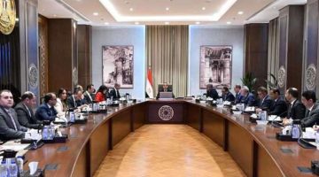 رئيس الوزراء يوجه بتسهيل إنهاء إجراءات وصول السائحين الأجانب إلى المطارات المصرية