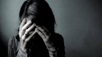 زوجة في دعوى خُلع: تحرش بصحبتي