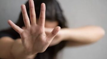 ضبط شخص بتهمة التحرش بطفلة من ذوي الهمم داخل قطار أشمون