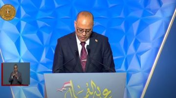 عمال مصر يقفون صفا واحدا خلف قيادة الرئيس السيسي الحكيمة