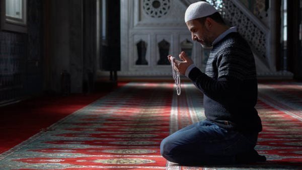 ما الحقوق المطلوب من المسلم أداؤها؟.. تعرف عليها