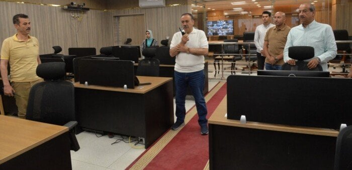 محافظ أسيوط يُشرف على إخماد حريق بحظائر مواشي بأبوتيج من مركز السيطرة