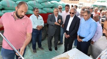 محافظ المنيا يتابع انتظام توريد القمح في صومعة نفرتيتي