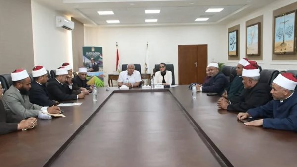 محافظ الوادي الجديد يوجه بتفعيل مبادرة “استبقوا الخيرات” لخدمة المواطنين