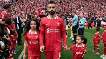 مكة وكيان تخطفان الأضواء في ليلة تتويج محمد صلاح بلقب الدوري الإنجليزي «فيديو»