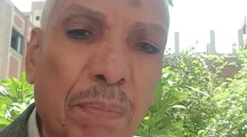 موظف يشعل فيسبوك بفيديو صادم في سوهاج .. حصل إيه؟