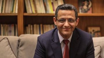نقيب المحامين يهنئ خالد البلشي بتجديد الثقة فيه نقيبا الصحفيين