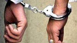هشم رأسه بــ فأس.. ضبط شاب أنهى حياة شقيقه في قنا