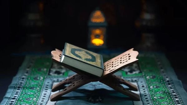 هل يجوز حرق أوراق المصحف التالف بسبب تعذر القراءة منها؟.. الإفتاء تجيب