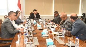 وزير الإسكان يُنظم اجتماعًا لتطوير مدن غرب القاهرة! اكتشف التفاصيل الآن