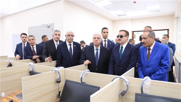 وزير التعليم العالي يفتتح مركز الاختبارات الإلكترونية بكلية الحقوق بجامعة المنوفية