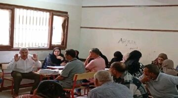 مدير التعليم بالشرقية يتفقد لجان تصحيح أوراق إجابة الشهادة الإعدادية
