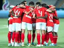 المصري يزاحم الزمالك وبيراميدز على ضم نجم الأهلي السابق.. إعلامي يكشف