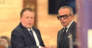 محافظ البنك المركزي وأشرف صبحي وعبد اللطيف المناوي في عزاء والدة عمرو الجنايني
