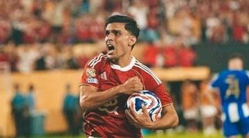 أشرف بن شرقي يقترب من تشكيل الأهلى أمام فاركو فى الدوري