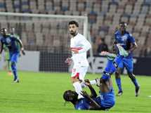 «فوق الـ200 سنة».. أحمد بلال يسخر من معدل أعمار لاعبي الزمالك