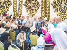 محافظ المنيا يشهد حفل تخرج مدارس المزارعين الحقلية