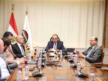 وزير قطاع الأعمال يبحث مع وفد «باور إنترناشيونال» القطرية فرص الشراكة الاستثمارية (تفاصيل)