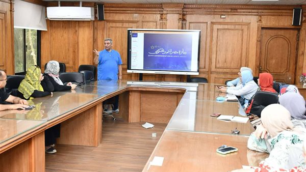 إدارة جائزة التميز الحكومي بجامعة قناة السويس تعقد اجتماعًا تنسيقيًا مع سفراء التميز بالكليات
