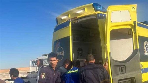 إصابة 6 أشخاص إثر انقلاب ميكروباص بالطريق الإقليمى