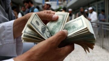 الدولار يتراجع أمام العملات الرئيسية مع ترقب محادثات حاسمة بين واشنطن وبكين